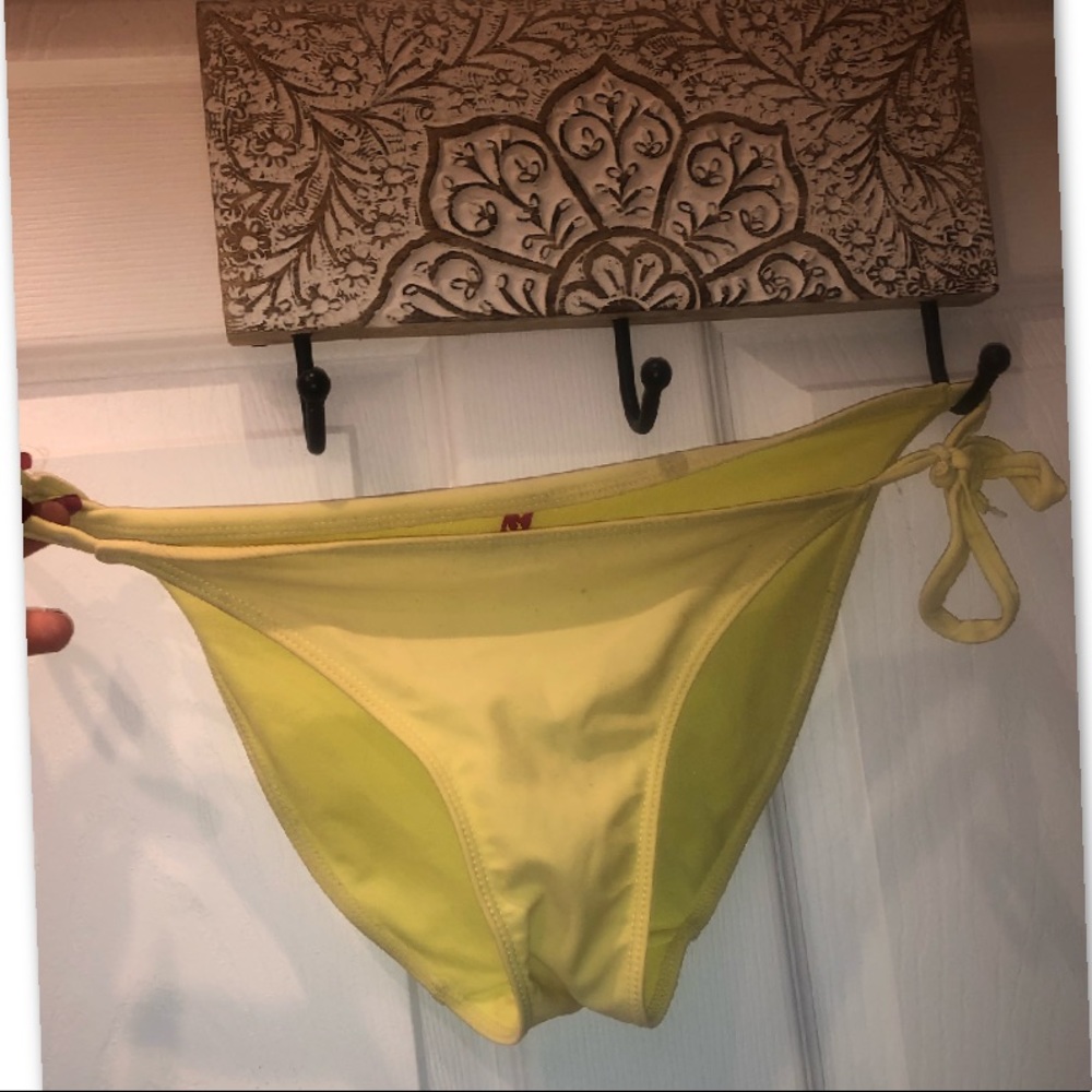 Bikini bottoms